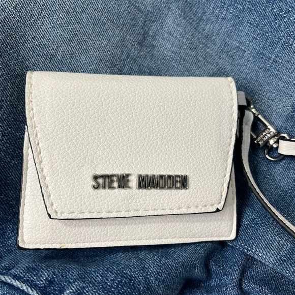 STEVE MADDEN Credit Card/ID Wallet with Wrist Strap White-OS - Picture 2 of 7